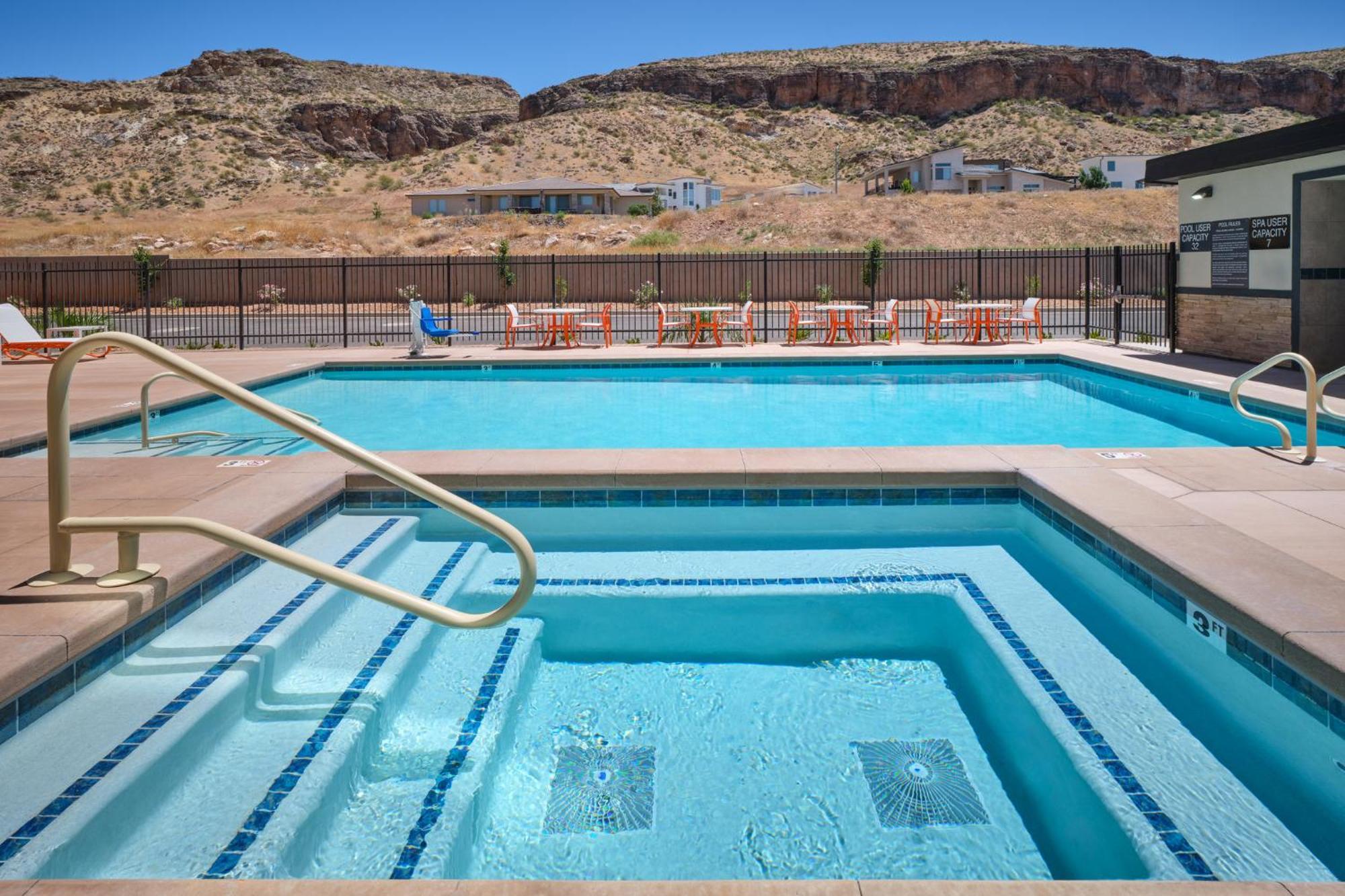 Holiday Inn La Verkin - Zion Park By Ihg Bagian luar foto